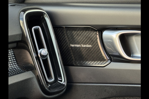 Volvo XC40 2.0 T4 R-Design Automaat Pano Trekhaak Camera Adaptive Cruise Leder Carplay Harman/Kardon All-Season banden