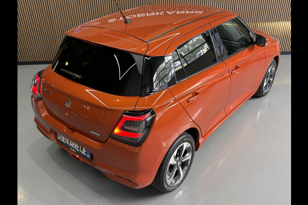 Suzuki Swift 1.2 Comfort + Hyb | Aut | Navi | 16" | Carplay | Stoelverwarming | ACC | Dodehoek | 100% Suzuki Onderhouden!