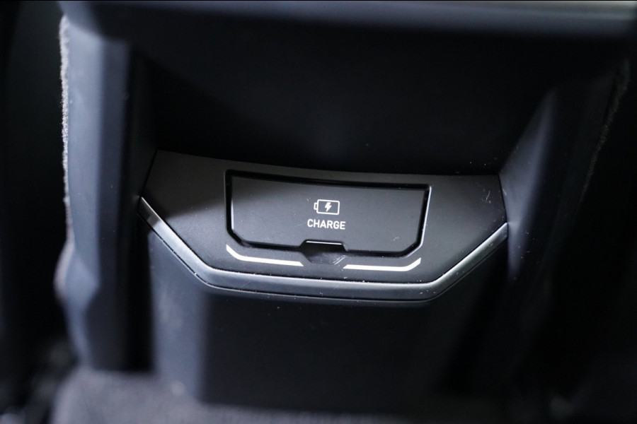 Lynk & Co 01 1.5|Prijs incl. 12 mnd garantie| Black Pakket PDC Panoramadak LMV Navi Apple carplay/Android auto Camera