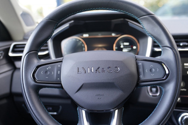 Lynk & Co 01 1.5|Prijs incl. 12 mnd garantie| Black Pakket PDC Panoramadak LMV Navi Apple carplay/Android auto Camera
