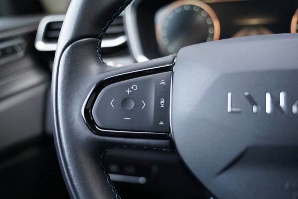 Lynk & Co 01 1.5|Prijs incl. 12 mnd garantie| Black Pakket PDC Panoramadak LMV Navi Apple carplay/Android auto Camera
