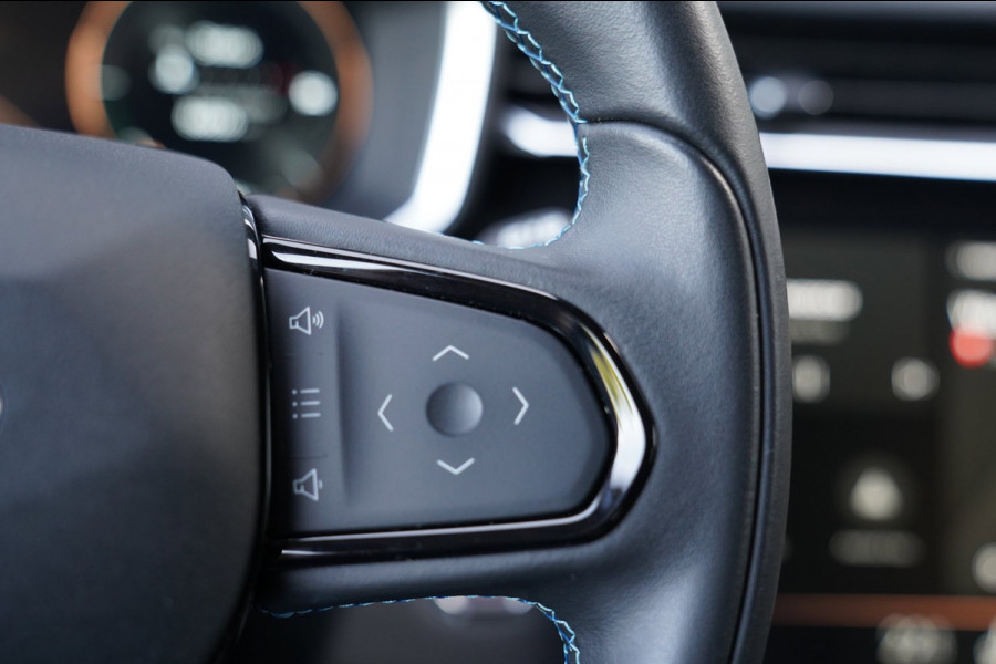 Lynk & Co 01 1.5|Prijs incl. 12 mnd garantie| Black Pakket PDC Panoramadak LMV Navi Apple carplay/Android auto Camera