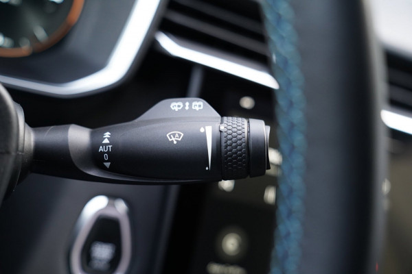 Lynk & Co 01 1.5|Prijs incl. 12 mnd garantie| Black Pakket PDC Panoramadak LMV Navi Apple carplay/Android auto Camera