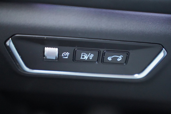 Lynk & Co 01 1.5|Prijs incl. 12 mnd garantie| Black Pakket PDC Panoramadak LMV Navi Apple carplay/Android auto Camera