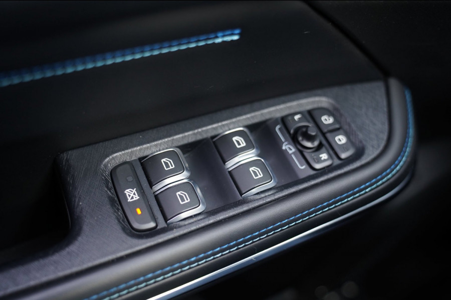 Lynk & Co 01 1.5|Prijs incl. 12 mnd garantie| Black Pakket PDC Panoramadak LMV Navi Apple carplay/Android auto Camera