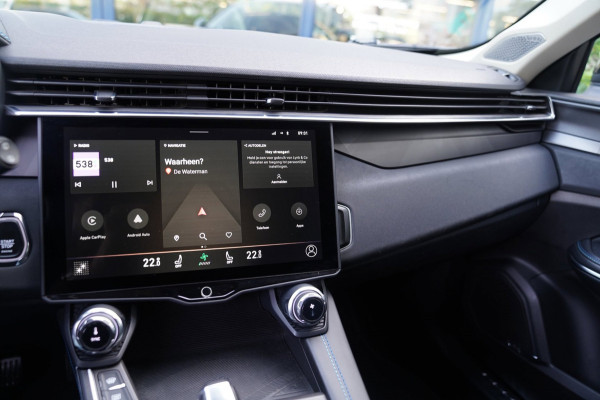 Lynk & Co 01 1.5|Prijs incl. 12 mnd garantie| Black Pakket PDC Panoramadak LMV Navi Apple carplay/Android auto Camera
