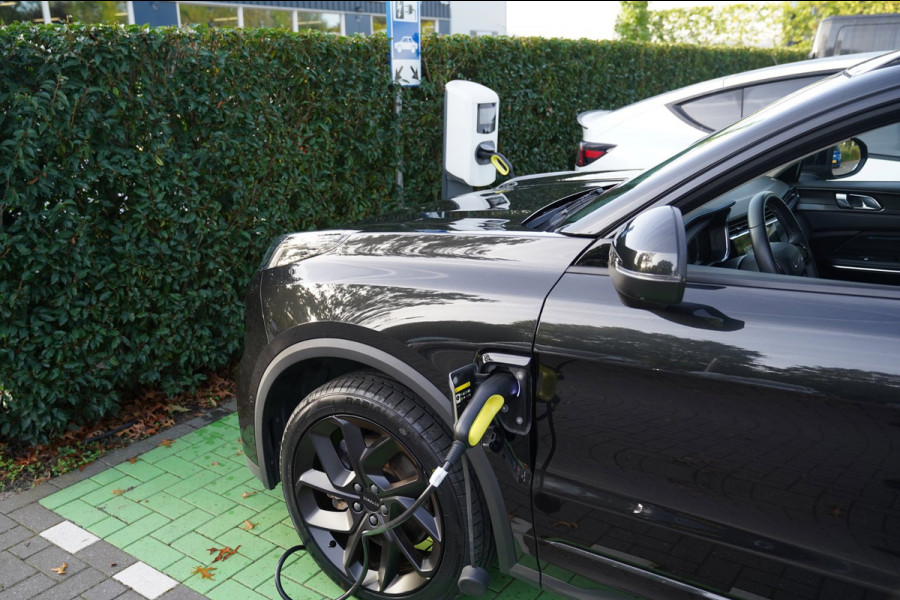 Lynk & Co 01 1.5|Prijs incl. 12 mnd garantie| Black Pakket PDC Panoramadak LMV Navi Apple carplay/Android auto Camera