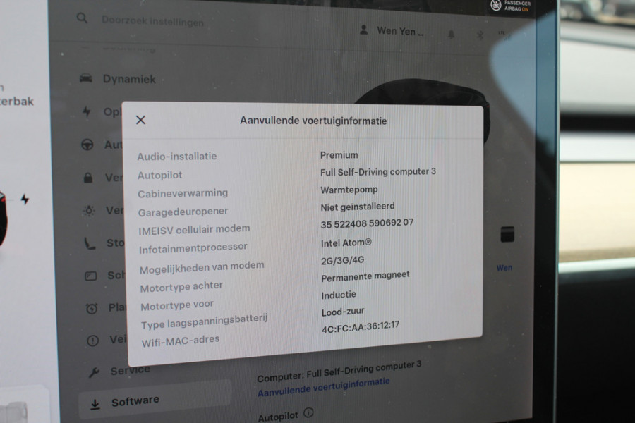 Tesla Model Y Long Range AWD 75 kWh / SoH 90,9% / Trekhaak / Autopilot / Panoramadak / Camera / 20'' / Keyless / Leder / Dodehoek / Navigatie / Stoelverwarming