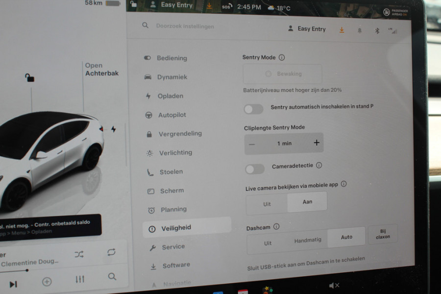 Tesla Model Y Long Range AWD 75 kWh / SoH 90,9% / Trekhaak / Autopilot / Panoramadak / Camera / 20'' / Keyless / Leder / Dodehoek / Navigatie / Stoelverwarming