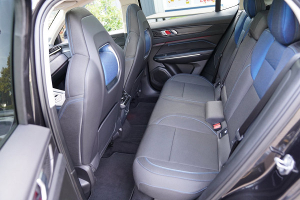 Lynk & Co 01 1.5|Prijs incl. 12 mnd garantie| PDC Panoramadak LMV Navi Apple carplay/Android auto Camera