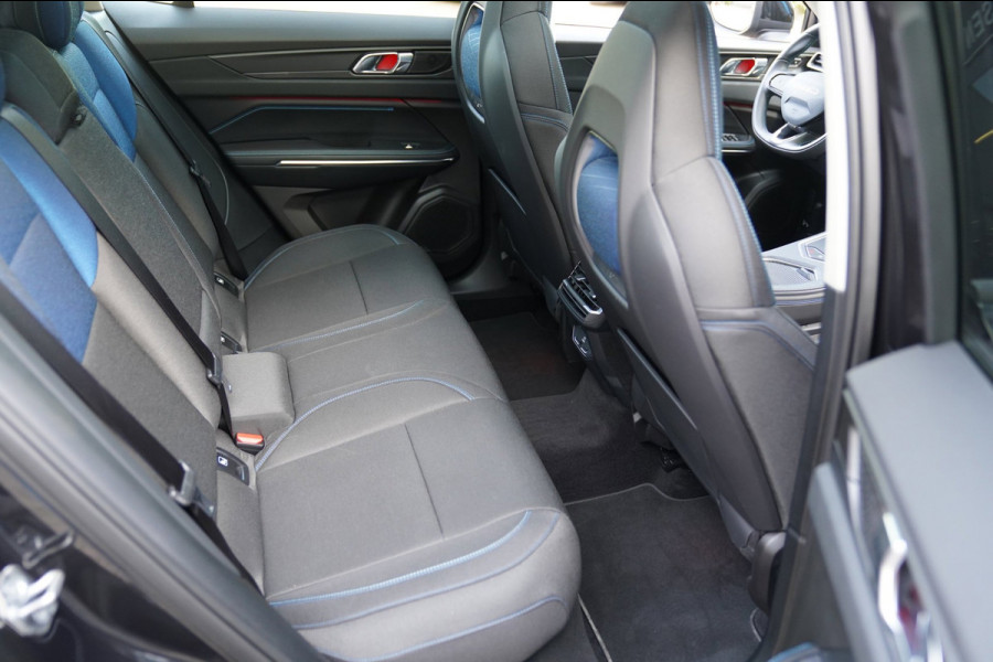 Lynk & Co 01 1.5|Prijs incl. 12 mnd garantie| PDC Panoramadak LMV Navi Apple carplay/Android auto Camera