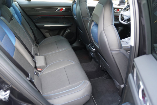 Lynk & Co 01 1.5|Prijs incl. 12 mnd garantie| PDC Panoramadak LMV Navi Apple carplay/Android auto Camera