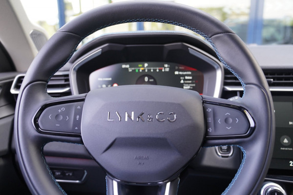 Lynk & Co 01 1.5|Prijs incl. 12 mnd garantie| PDC Panoramadak LMV Navi Apple carplay/Android auto Camera