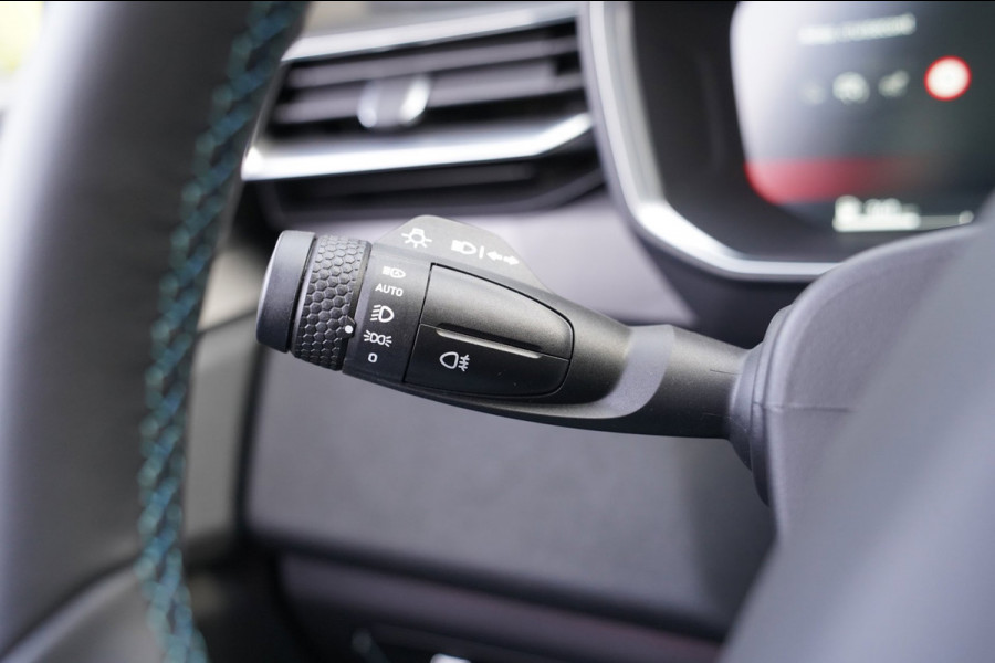 Lynk & Co 01 1.5|Prijs incl. 12 mnd garantie| PDC Panoramadak LMV Navi Apple carplay/Android auto Camera