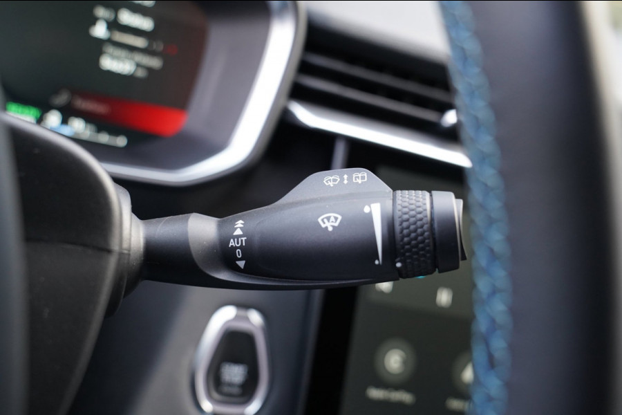 Lynk & Co 01 1.5|Prijs incl. 12 mnd garantie| PDC Panoramadak LMV Navi Apple carplay/Android auto Camera