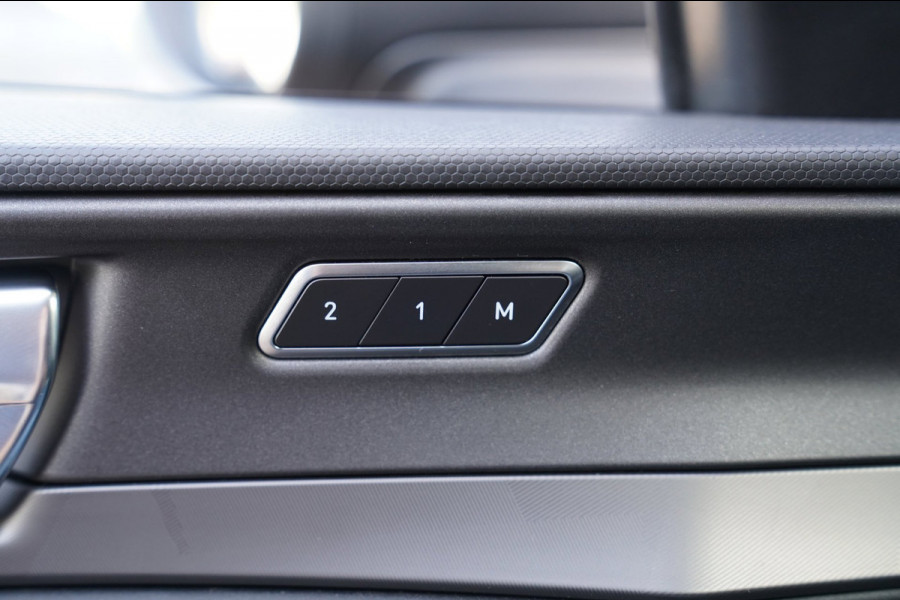 Lynk & Co 01 1.5|Prijs incl. 12 mnd garantie| PDC Panoramadak LMV Navi Apple carplay/Android auto Camera