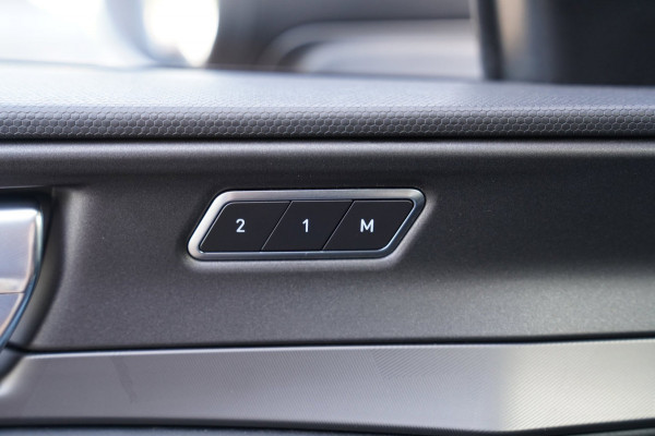 Lynk & Co 01 1.5|Prijs incl. 12 mnd garantie| PDC Panoramadak LMV Navi Apple carplay/Android auto Camera