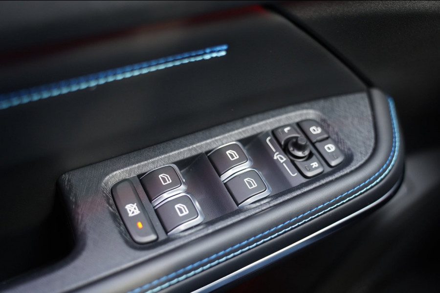 Lynk & Co 01 1.5|Prijs incl. 12 mnd garantie| PDC Panoramadak LMV Navi Apple carplay/Android auto Camera