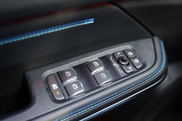 Lynk & Co 01 1.5|Prijs incl. 12 mnd garantie| PDC Panoramadak LMV Navi Apple carplay/Android auto Camera