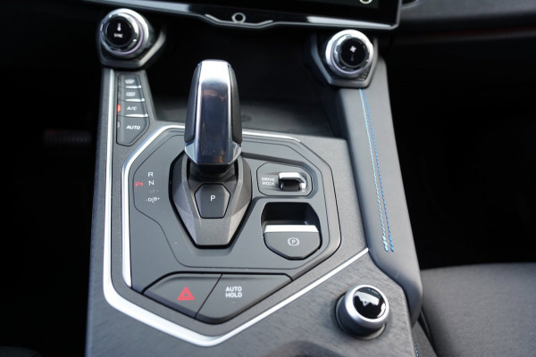 Lynk & Co 01 1.5|Prijs incl. 12 mnd garantie| PDC Panoramadak LMV Navi Apple carplay/Android auto Camera