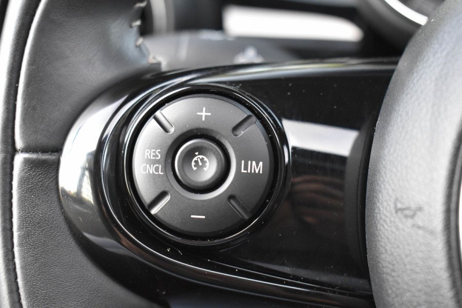 MINI 5-deurs 1.5 Cooper 60 Years | Pano | Leder | Head Up | Navi | Carplay | NL Auto