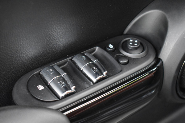 MINI 5-deurs 1.5 Cooper 60 Years | Pano | Leder | Head Up | Navi | Carplay | NL Auto