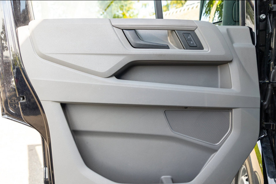 Volkswagen Crafter 35 2.0 TDI L3H2 DC Highline I 2 schuif I camera I carplay I blis I Acc