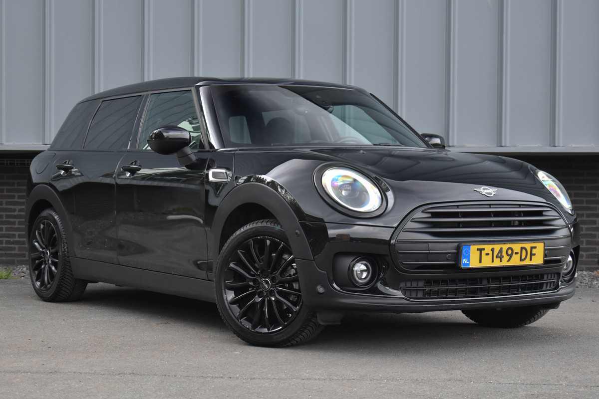 MINI Clubman 1.5 One Aut. | Xenon/LED | Stoelverwarming | Keyless | Navi | DAB | Black Pack