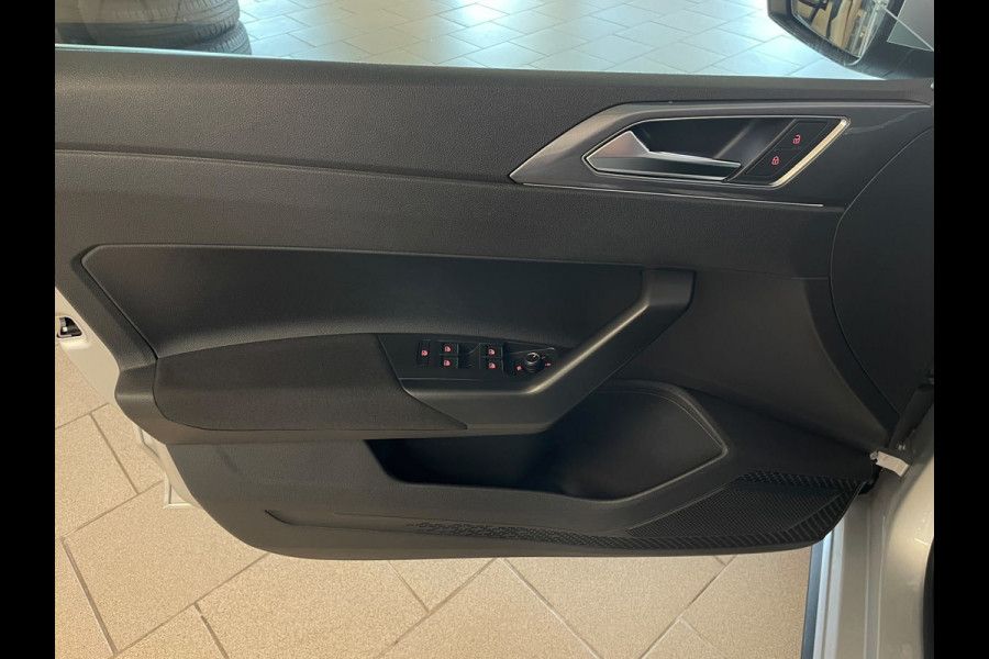 Volkswagen Polo 1.0 TSI Highline Business AIRCO NAVI CRUISE BLUETOOTH ELEK RAMEN CENT VERG