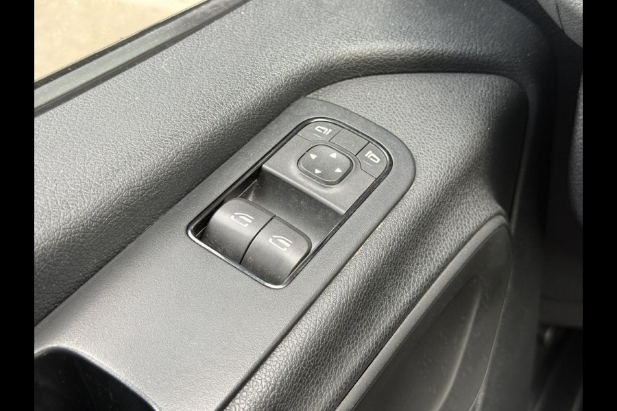 Mercedes-Benz Sprinter 319 1.9 CDI Bakwagen met laadklep | Zijdeur | Cruisec. | Airco