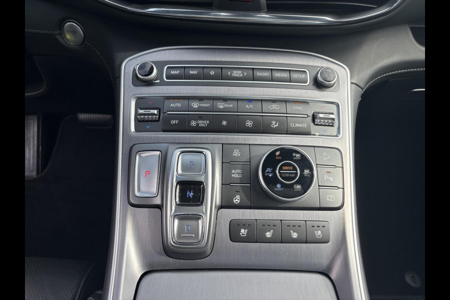 Hyundai Santa Fe 1.6 T-GDI PHEV Premium Plus Sky 265PK | Pano-Dak | Stoelverwarming en Stoelventilatie | Memory-Seat | Trekhaak