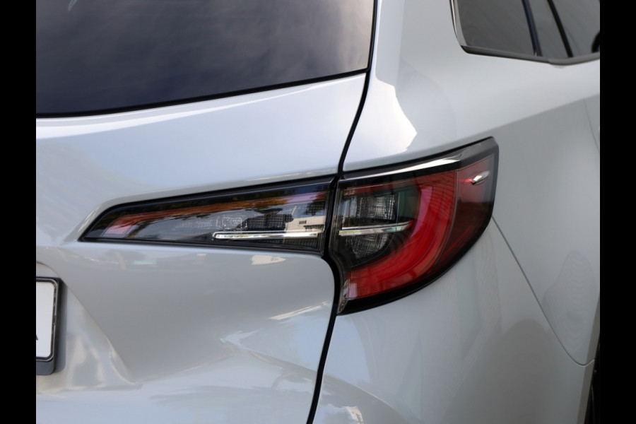 Toyota Corolla Touring Sports 2.0 Hybrid GR-Sport Plus | Panoramadak | JBL Audio | Head-Up
