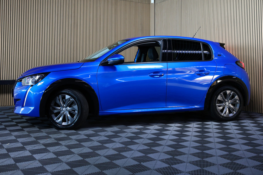 Peugeot e-208 EV Blue Lease Allure 50 kWh AVM CARPLAY VIRTUAL KEYLESS CLIMA CAMERA CRUISE PARK ASS BT"21
