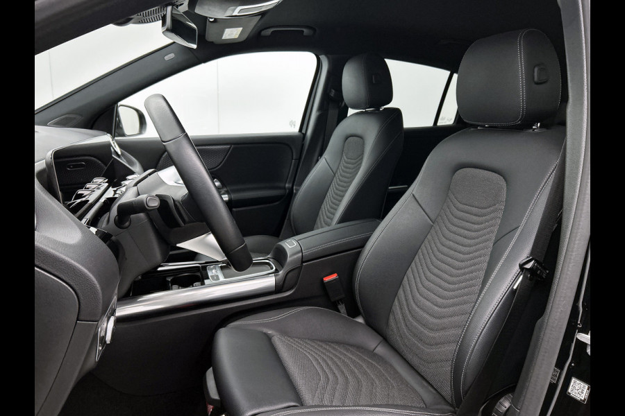 Mercedes-Benz EQA 250+ Business Line 71 kWh Ledkoplampen | Sfeerverlichting | Achteruitrijcamera | Stoelverwarming. Inclusief 24 maanden MB Certified garantie voor Europa.