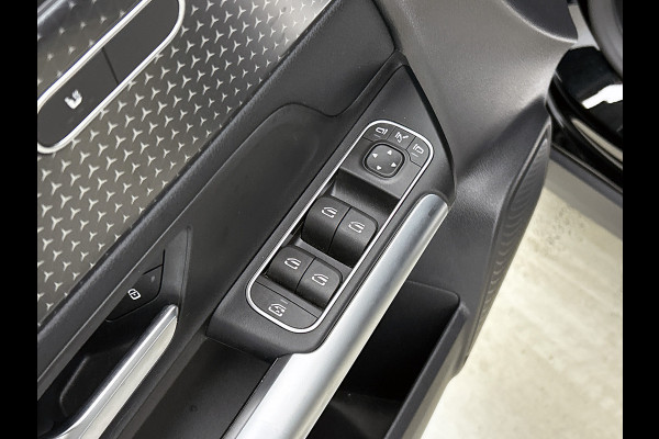 Mercedes-Benz EQA 250+ Business Line 71 kWh Ledkoplampen | Sfeerverlichting | Achteruitrijcamera | Stoelverwarming. Inclusief 24 maanden MB Certified garantie voor Europa.