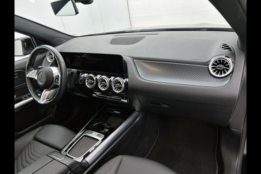 Mercedes-Benz EQA 250+ Business Line 71 kWh Ledkoplampen | Sfeerverlichting | Achteruitrijcamera | Stoelverwarming. Inclusief 24 maanden MB Certified garantie voor Europa.