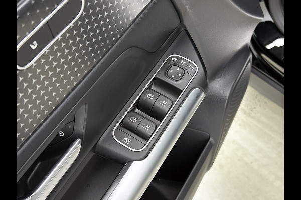 Mercedes-Benz EQA 250+ Business Line 71 kWh Ledkoplampen | Sfeerverlichting | Achteruitrijcamera | Stoelverwarming. Inclusief 24 maanden MB Certified garantie voor Europa.