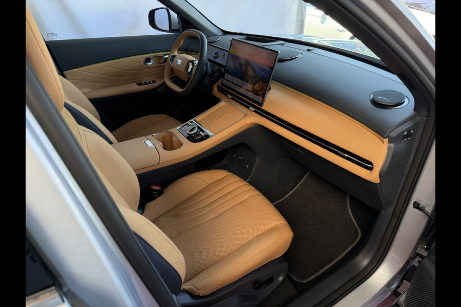 GEELY Starray EM-i 1.5 MAX+ PHEV LONG RANGE BRUIN LEER 29,8 KWH | 136km WLTP | PANORAMADAK | MASSAGE /STOEL/VERW/KOELING Geely Wijchen