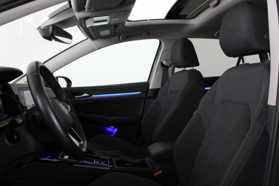 Volkswagen Golf 1.4 eHybrid > Pano.schuifdak/Moonstone Grey/Memory/17 inch