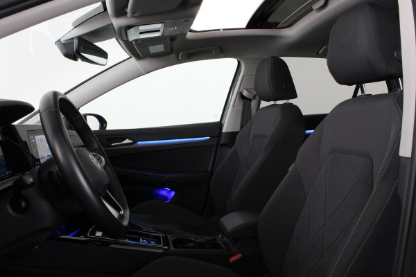 Volkswagen Golf 1.4 eHybrid > Pano.schuifdak/Moonstone Grey/Memory/17 inch