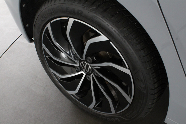 Volkswagen Golf 1.4 eHybrid > Pano.schuifdak/Moonstone Grey/Memory/17 inch