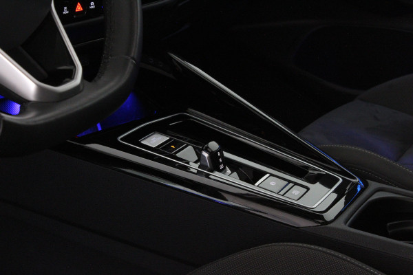 Volkswagen Golf 1.4 eHybrid > Pano.schuifdak/Moonstone Grey/Memory/17 inch