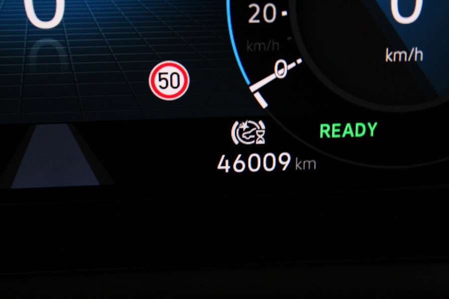 Volkswagen Golf 1.4 eHybrid > Pano.schuifdak/Moonstone Grey/Memory/17 inch