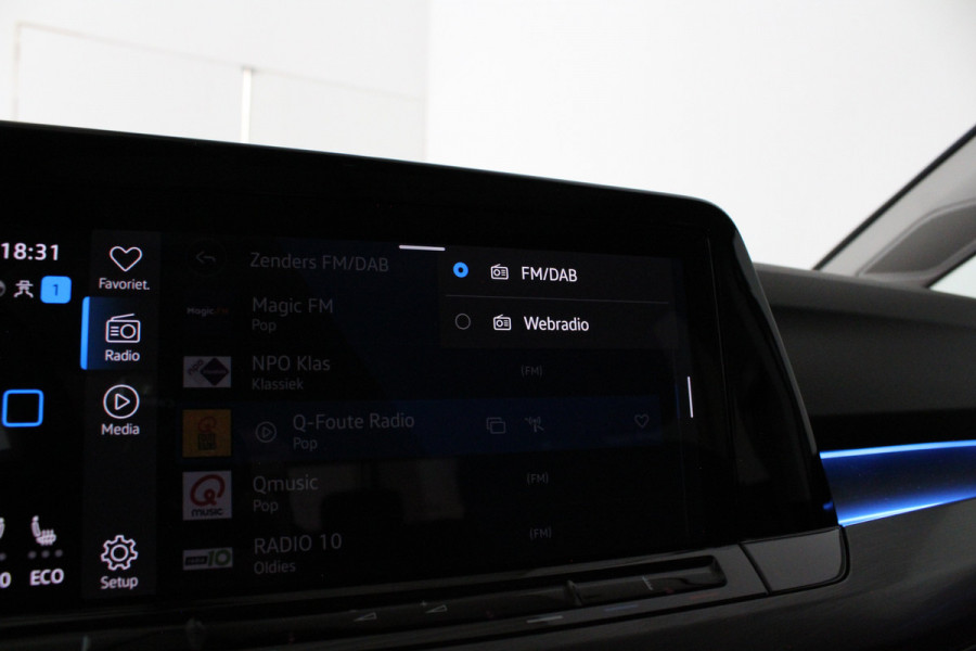 Volkswagen Golf 1.4 eHybrid > Pano.schuifdak/Moonstone Grey/Memory/17 inch