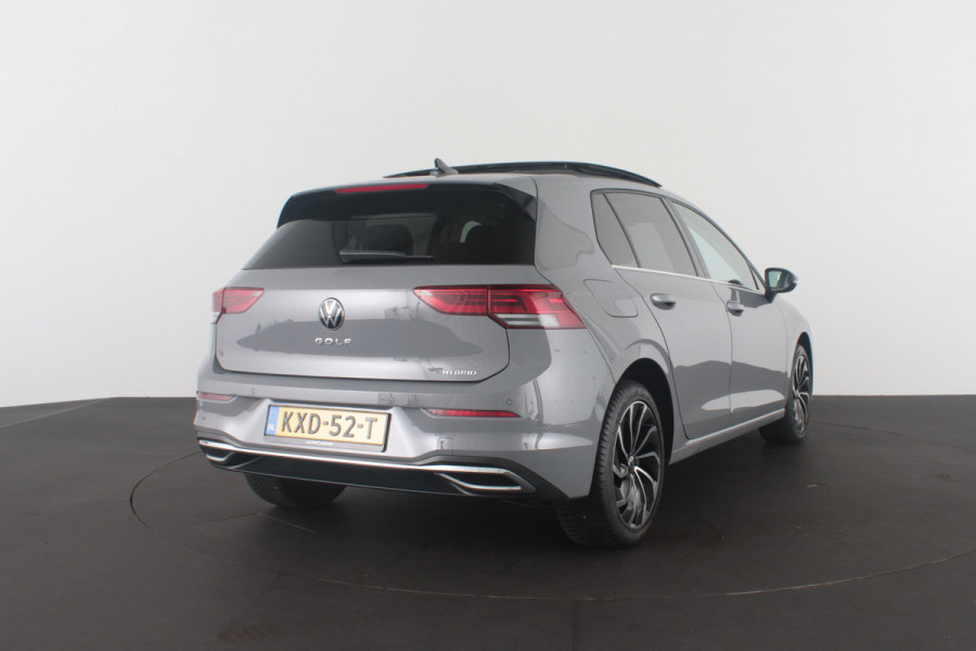 Volkswagen Golf 1.4 eHybrid > Pano.schuifdak/Moonstone Grey/Memory/17 inch