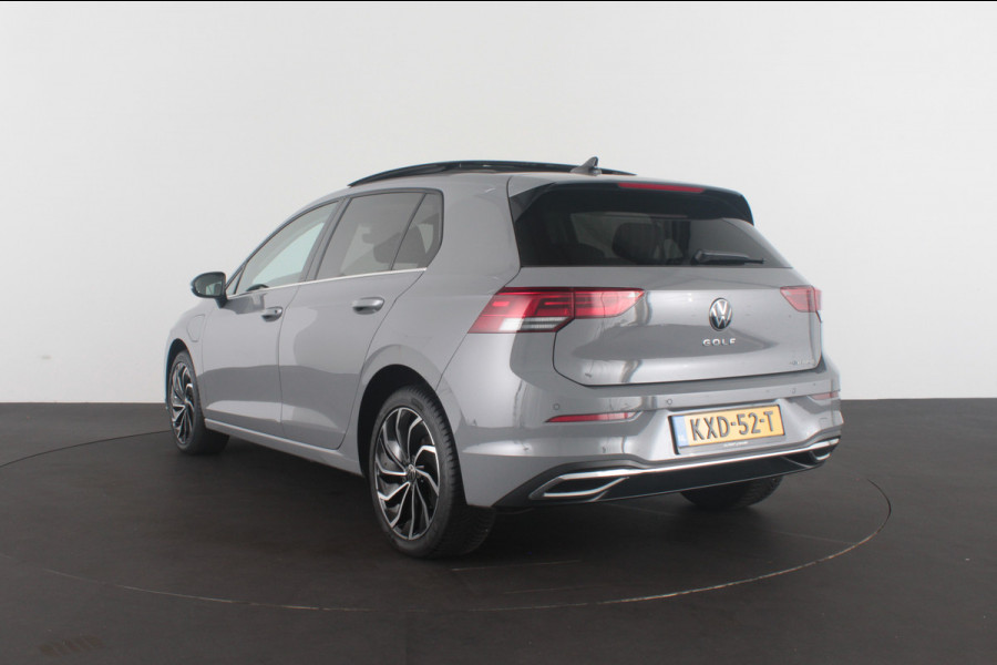 Volkswagen Golf 1.4 eHybrid > Pano.schuifdak/Moonstone Grey/Memory/17 inch