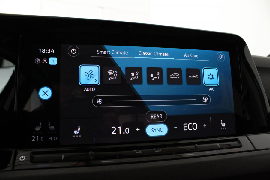 Volkswagen Golf 1.4 eHybrid > Pano.schuifdak/Moonstone Grey/Memory/17 inch