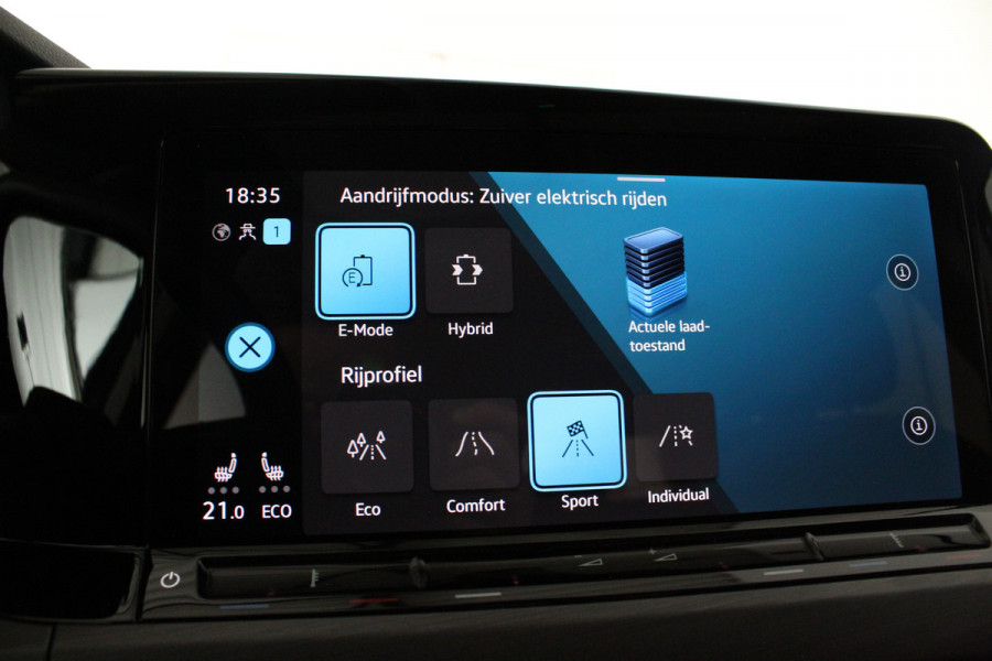 Volkswagen Golf 1.4 eHybrid > Pano.schuifdak/Moonstone Grey/Memory/17 inch
