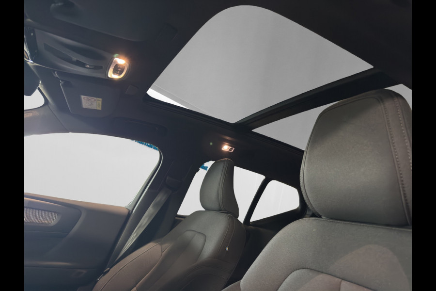 Volvo XC40 T5 Aut. Plug-in Hybrid R-Design ACC Panoramadak Stoelverwarming 262pk