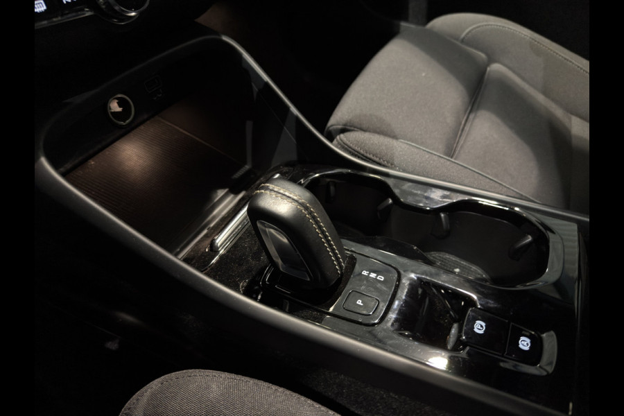 Volvo XC40 T5 Aut. Plug-in Hybrid R-Design ACC Panoramadak Stoelverwarming 262pk